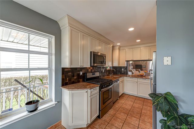 83 Broadlawn Drive, Central Islip, NY 11722