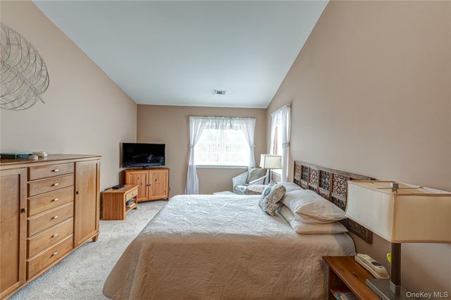 83 Broadlawn Drive, Central Islip, NY 11722