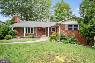 9321 SAINT ANDREWS PL, College Park, MD 20740