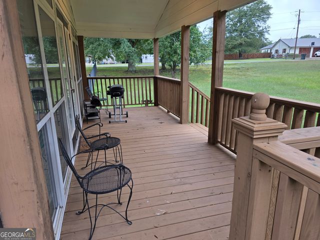 391 Price Street, Statham, GA 30666