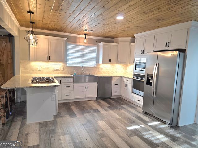 391 Price Street, Statham, GA 30666