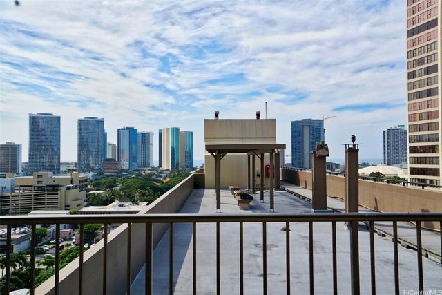 1040 Kinau Street 1101, Honolulu, HI 96814