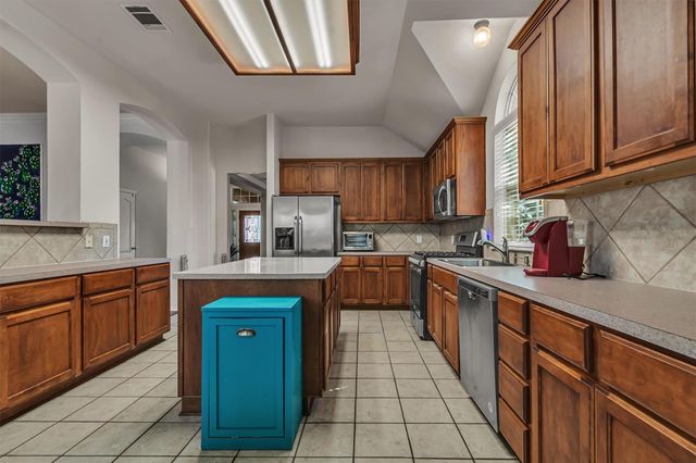 125 Amber Ash DR, Kyle, TX 78640
