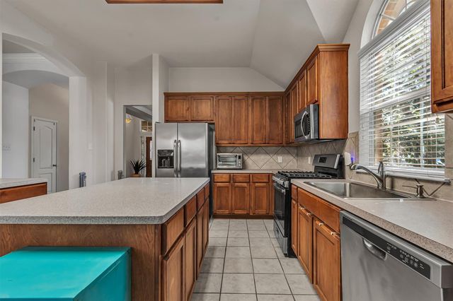 125 Amber Ash DR, Kyle, TX 78640