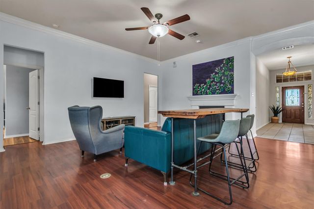 125 Amber Ash DR, Kyle, TX 78640