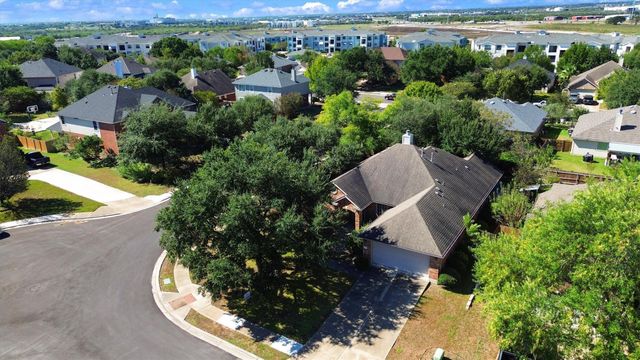 125 Amber Ash DR, Kyle, TX 78640