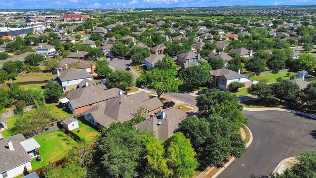 125 Amber Ash DR, Kyle, TX 78640