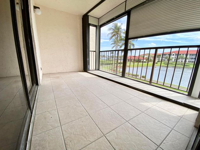 7030 Half Moon Circle 216, Hypoluxo, FL 33462