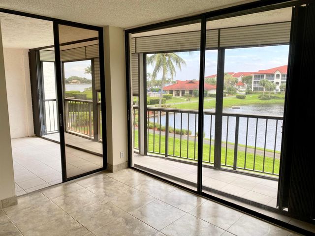 7030 Half Moon Circle 216, Hypoluxo, FL 33462