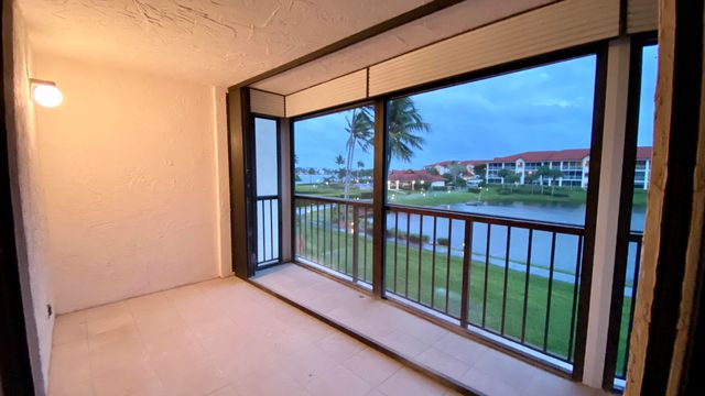 7030 Half Moon Circle 216, Hypoluxo, FL 33462