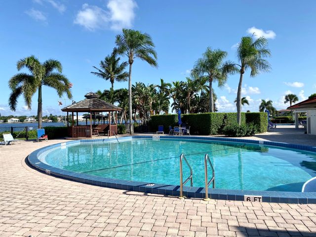 7030 Half Moon Circle 216, Hypoluxo, FL 33462
