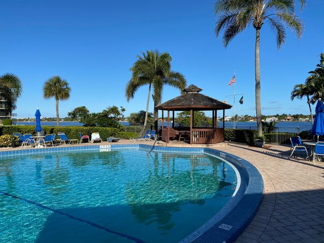 7030 Half Moon Circle 216, Hypoluxo, FL 33462