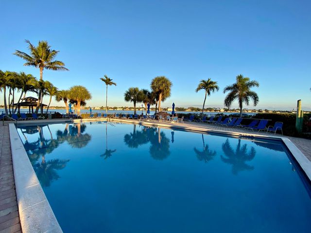 7030 Half Moon Circle 216, Hypoluxo, FL 33462