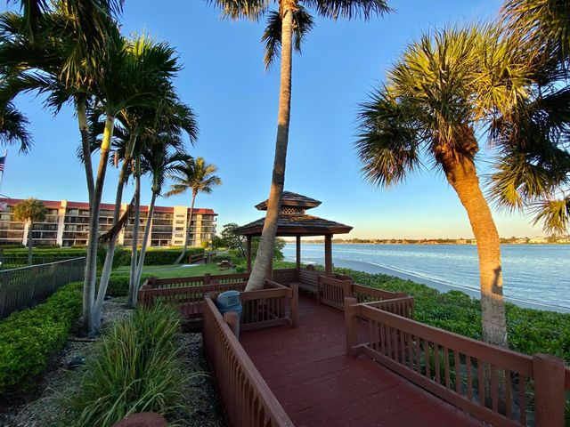 7030 Half Moon Circle 216, Hypoluxo, FL 33462