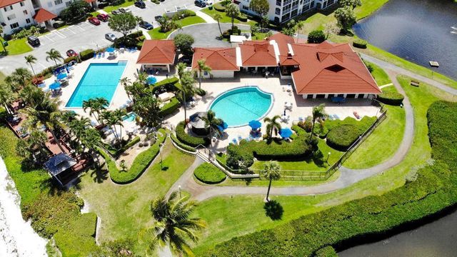 7030 Half Moon Circle 216, Hypoluxo, FL 33462