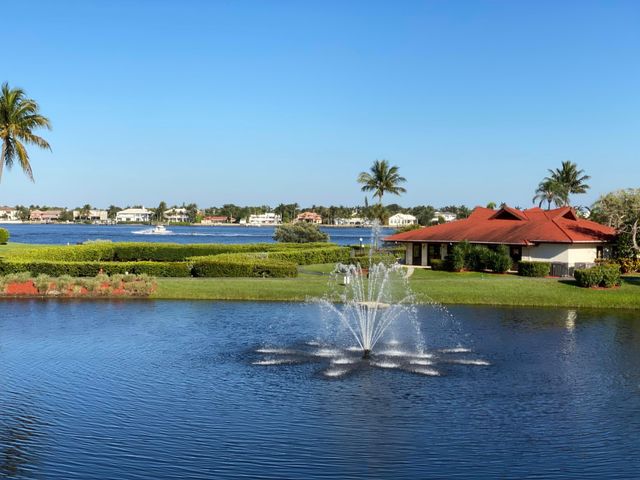 7030 Half Moon Circle 216, Hypoluxo, FL 33462