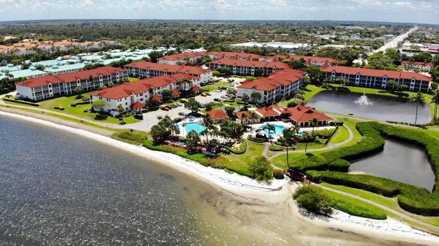 7030 Half Moon Circle 216, Hypoluxo, FL 33462