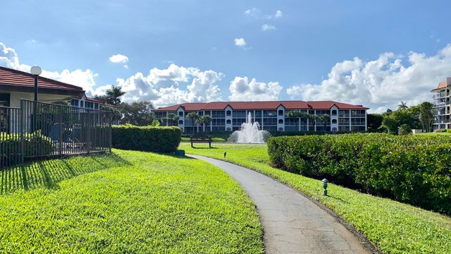 7030 Half Moon Circle 216, Hypoluxo, FL 33462