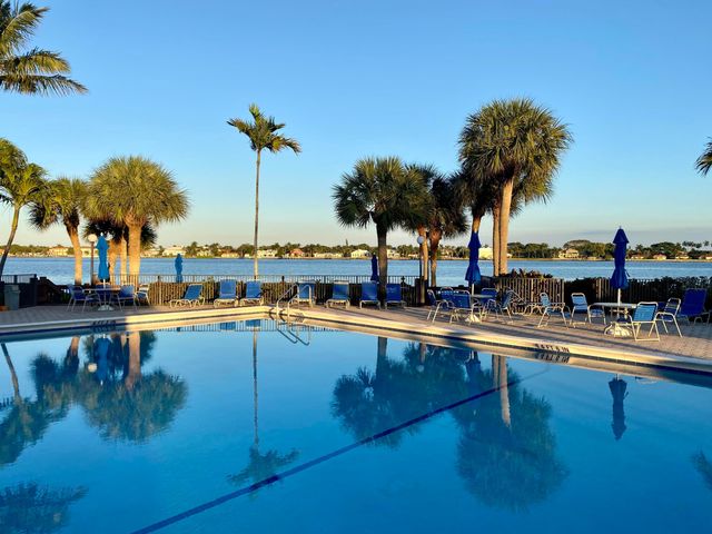 7030 Half Moon Circle 216, Hypoluxo, FL 33462