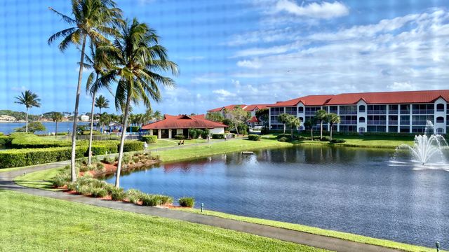 7030 Half Moon Circle 216, Hypoluxo, FL 33462