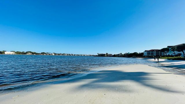 7030 Half Moon Circle 216, Hypoluxo, FL 33462