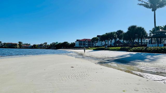 7030 Half Moon Circle 216, Hypoluxo, FL 33462