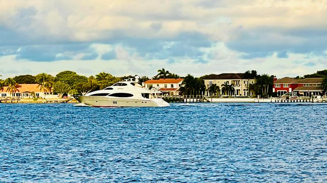 7030 Half Moon Circle 216, Hypoluxo, FL 33462