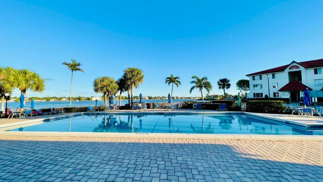 7030 Half Moon Circle 216, Hypoluxo, FL 33462