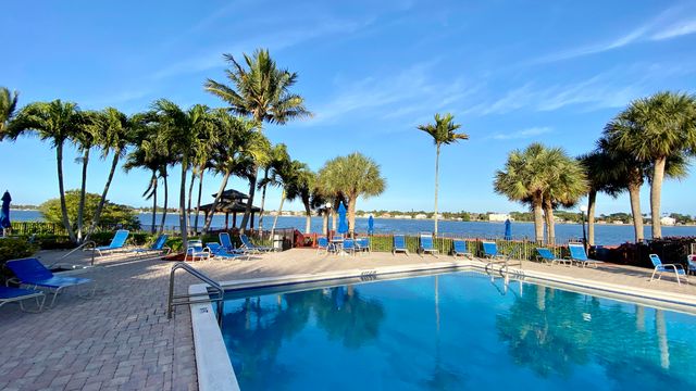 7030 Half Moon Circle 216, Hypoluxo, FL 33462