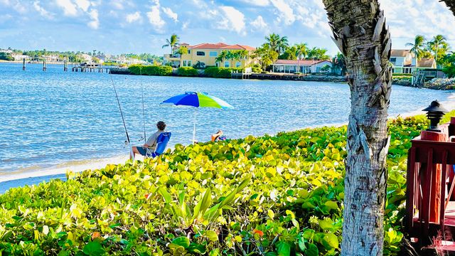 7030 Half Moon Circle 216, Hypoluxo, FL 33462