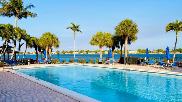 7030 Half Moon Circle 216, Hypoluxo, FL 33462