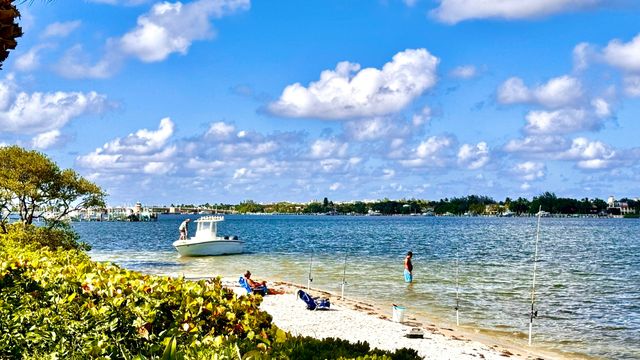7030 Half Moon Circle 216, Hypoluxo, FL 33462