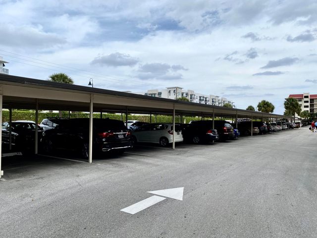 7030 Half Moon Circle 216, Hypoluxo, FL 33462