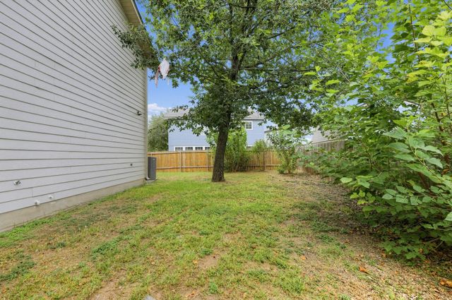 360 Thicket LN, Kyle, TX 78640
