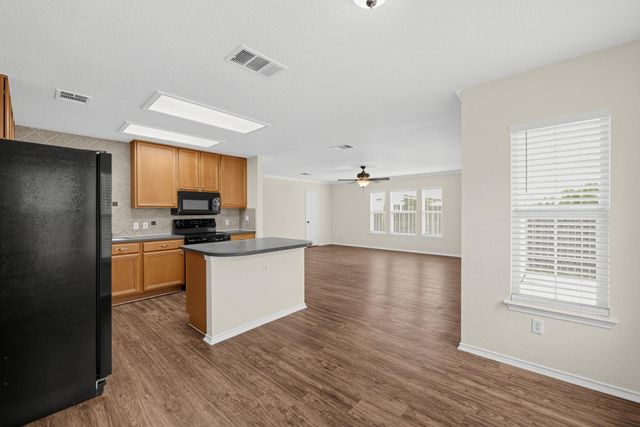 360 Thicket LN, Kyle, TX 78640