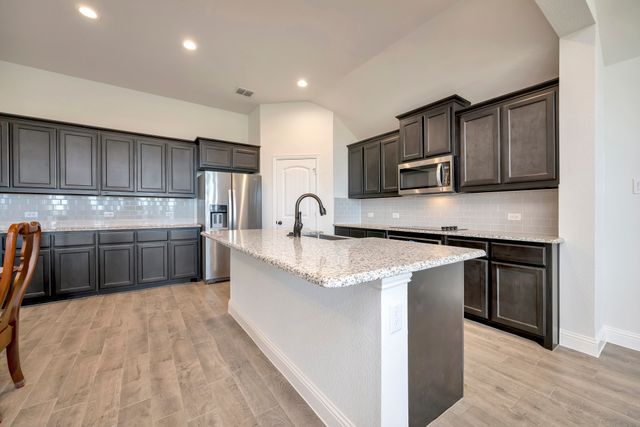 604 Antswood Drive, Fort Worth, TX 76108