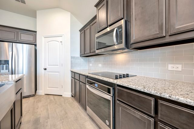 604 Antswood Drive, Fort Worth, TX 76108