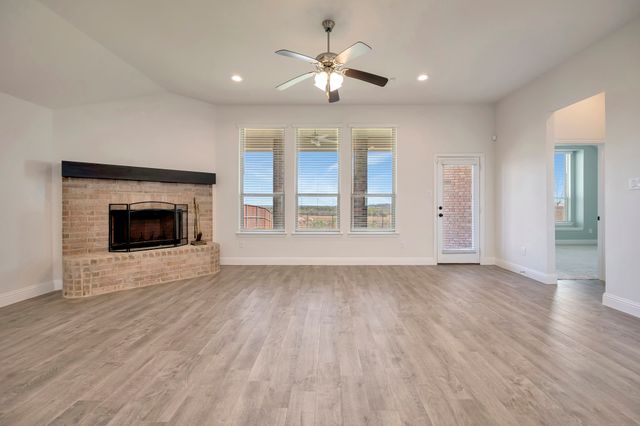 604 Antswood Drive, Fort Worth, TX 76108