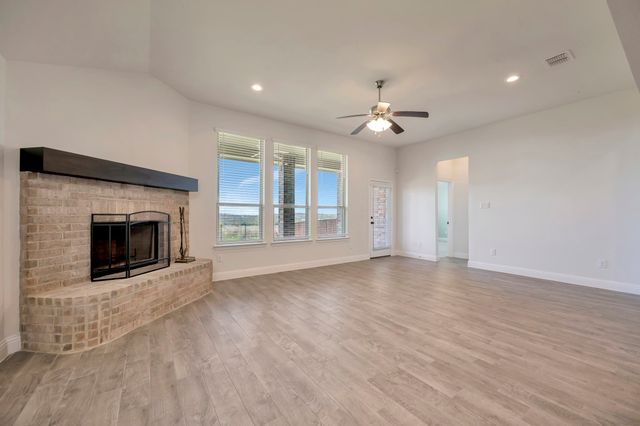 604 Antswood Drive, Fort Worth, TX 76108