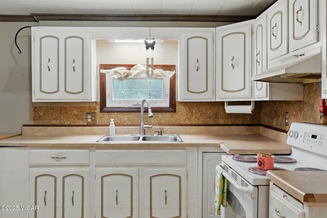 1398 Lutz Road, Lima, OH 45801