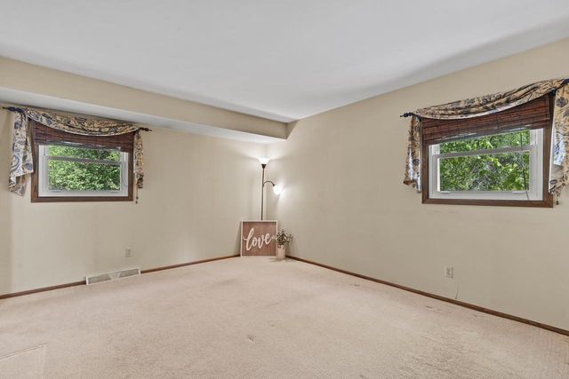 N9W31078 Concord COURT, Delafield, WI 53018