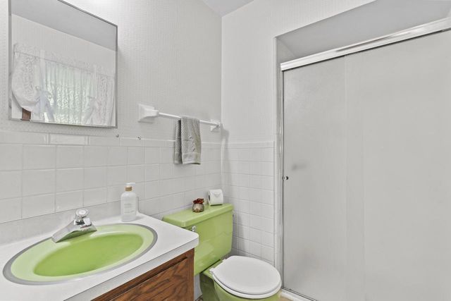 N9W31078 Concord COURT, Delafield, WI 53018