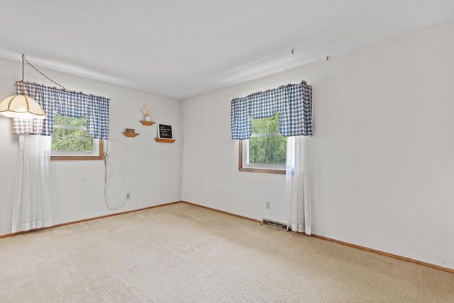 N9W31078 Concord COURT, Delafield, WI 53018