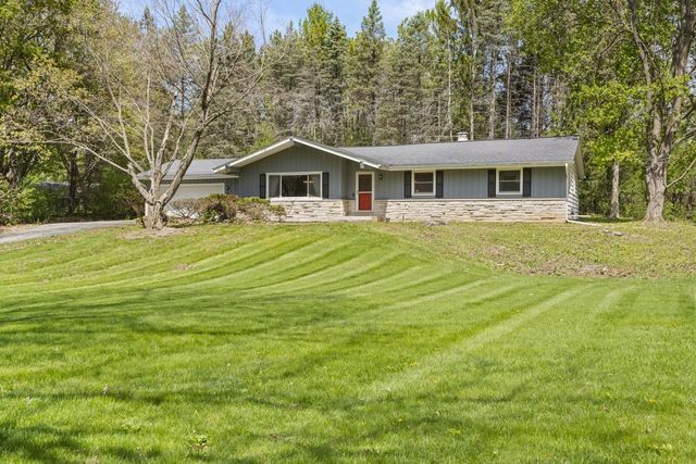 N9W31078 Concord COURT, Delafield, WI 53018