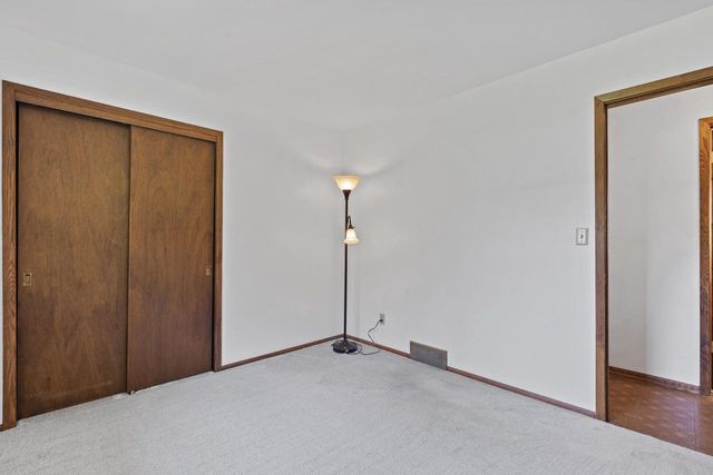 N9W31078 Concord COURT, Delafield, WI 53018