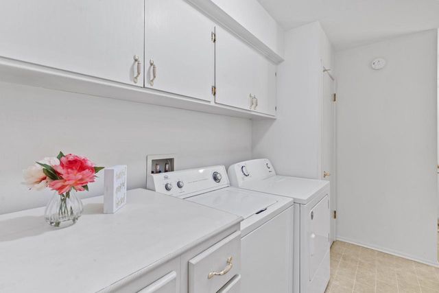 N9W31078 Concord COURT, Delafield, WI 53018