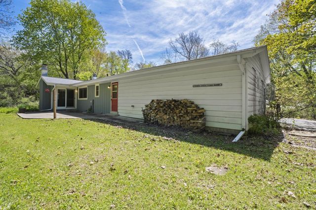 N9W31078 Concord COURT, Delafield, WI 53018