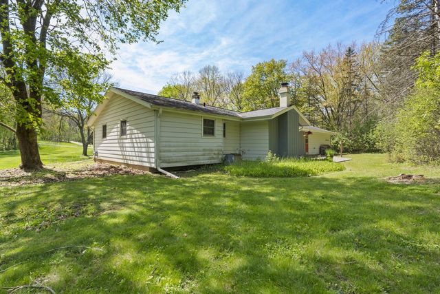 N9W31078 Concord COURT, Delafield, WI 53018