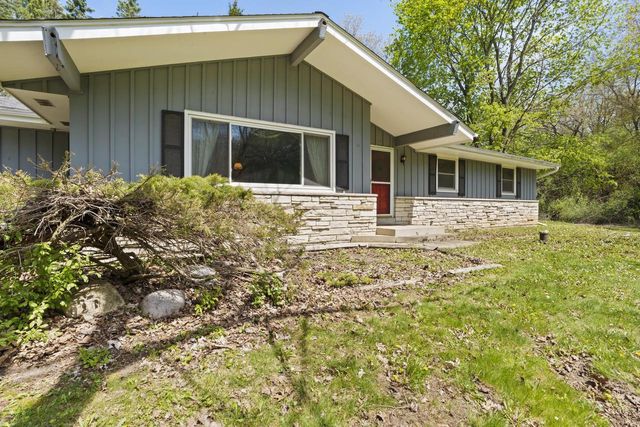 N9W31078 Concord COURT, Delafield, WI 53018