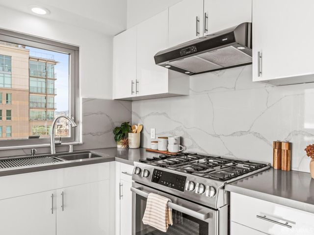 219 Brannan Street 16K, San Francisco, CA 94107